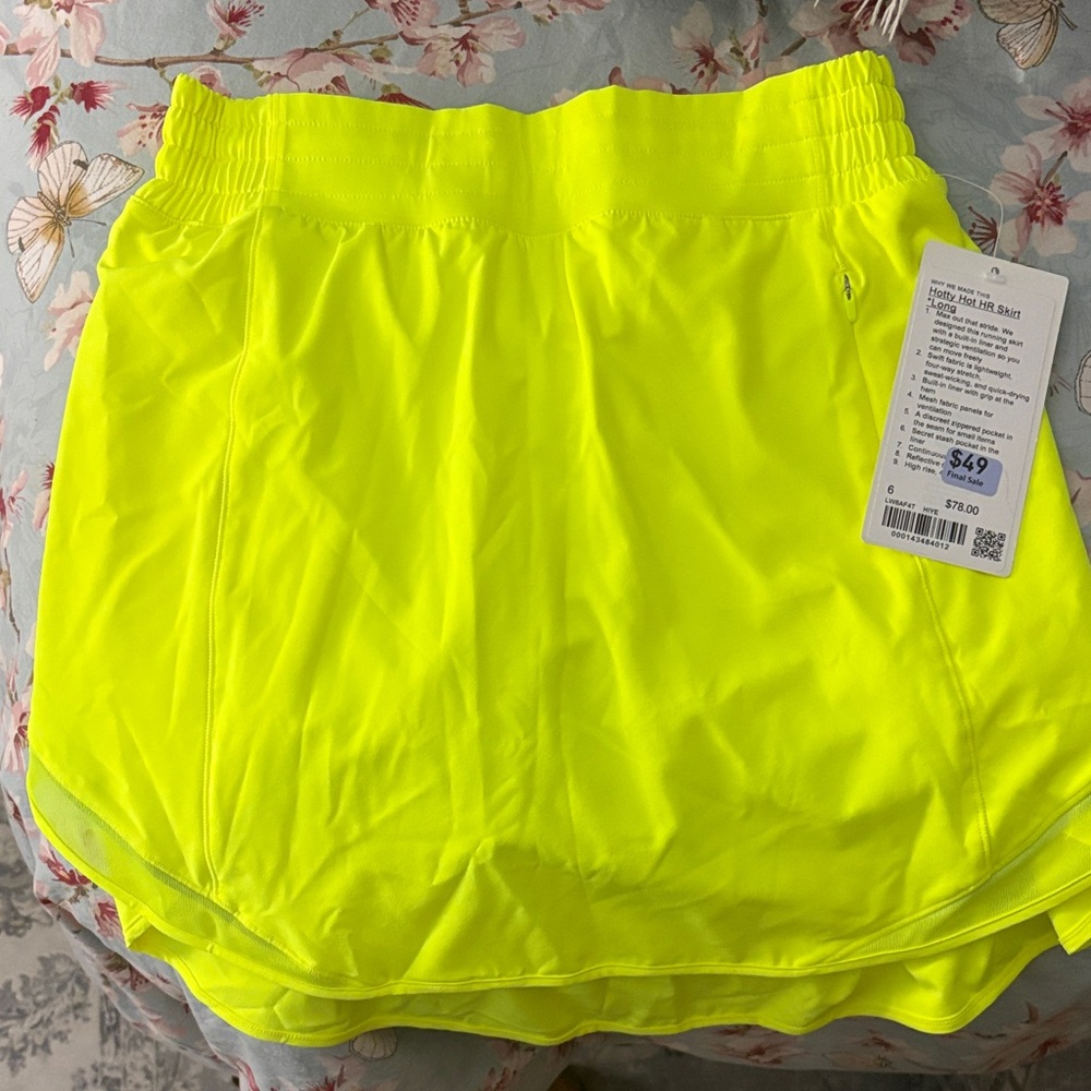 Lululemon Women's Neon Yellow Skort